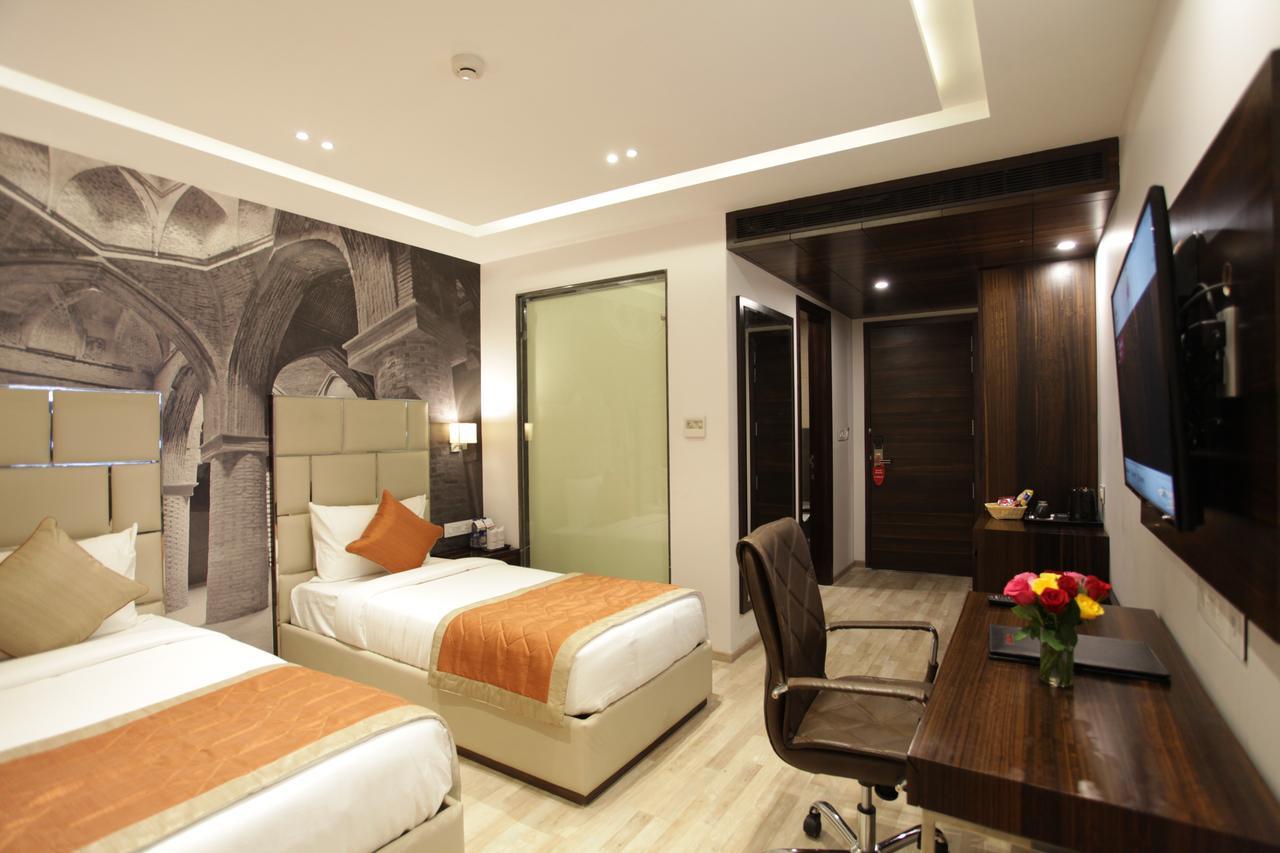 Kaisons Inn Нью-Дели Экстерьер фото